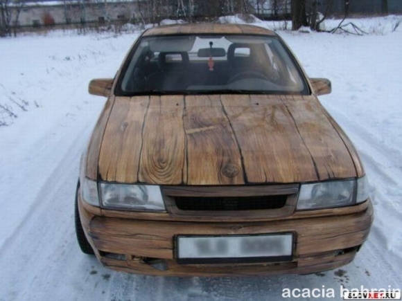 ئوتۆمبێل لە دار